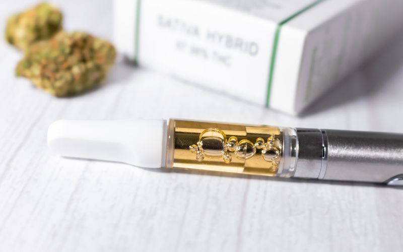 The Complete Guide On How To Make Distillate Vape Carts 3 Vape Cart On Table